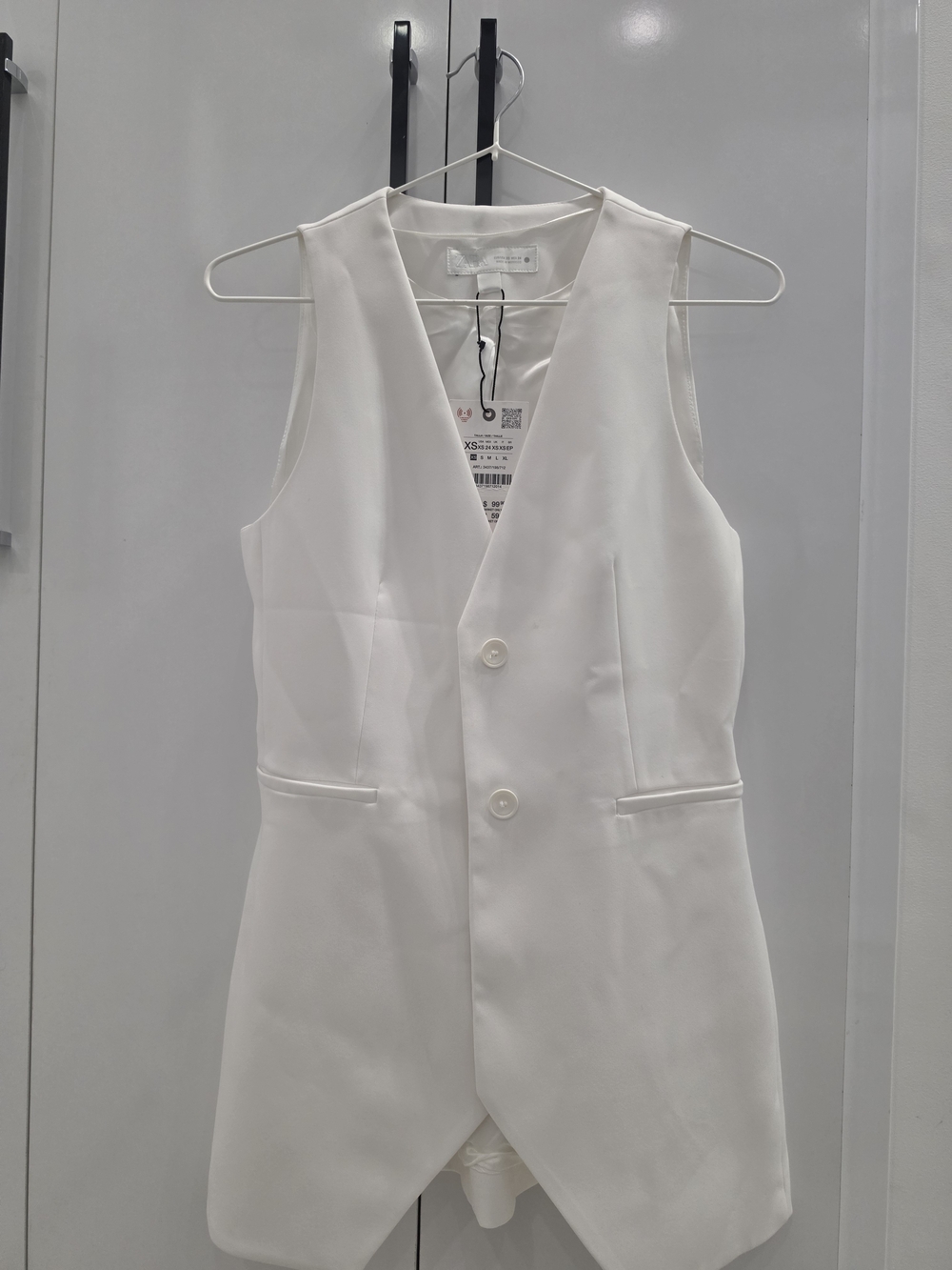 Only White Sleeveless Button-Front Vest ZARA WOMEN